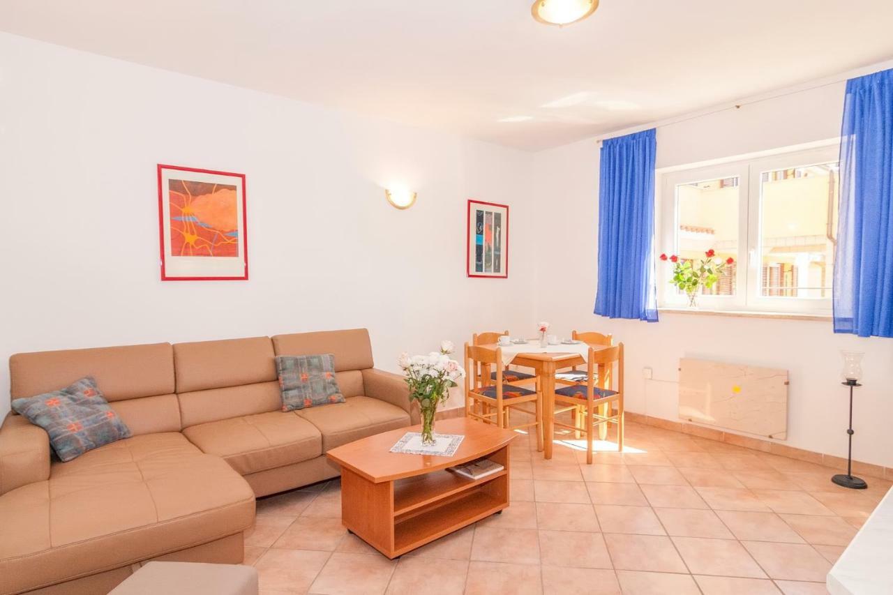 Villa California Porec Exterior photo