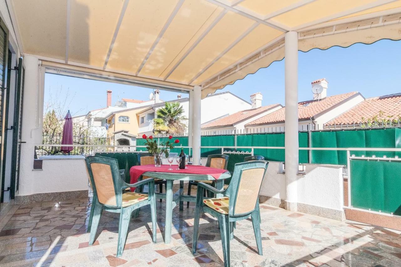 Villa California Porec Exterior photo